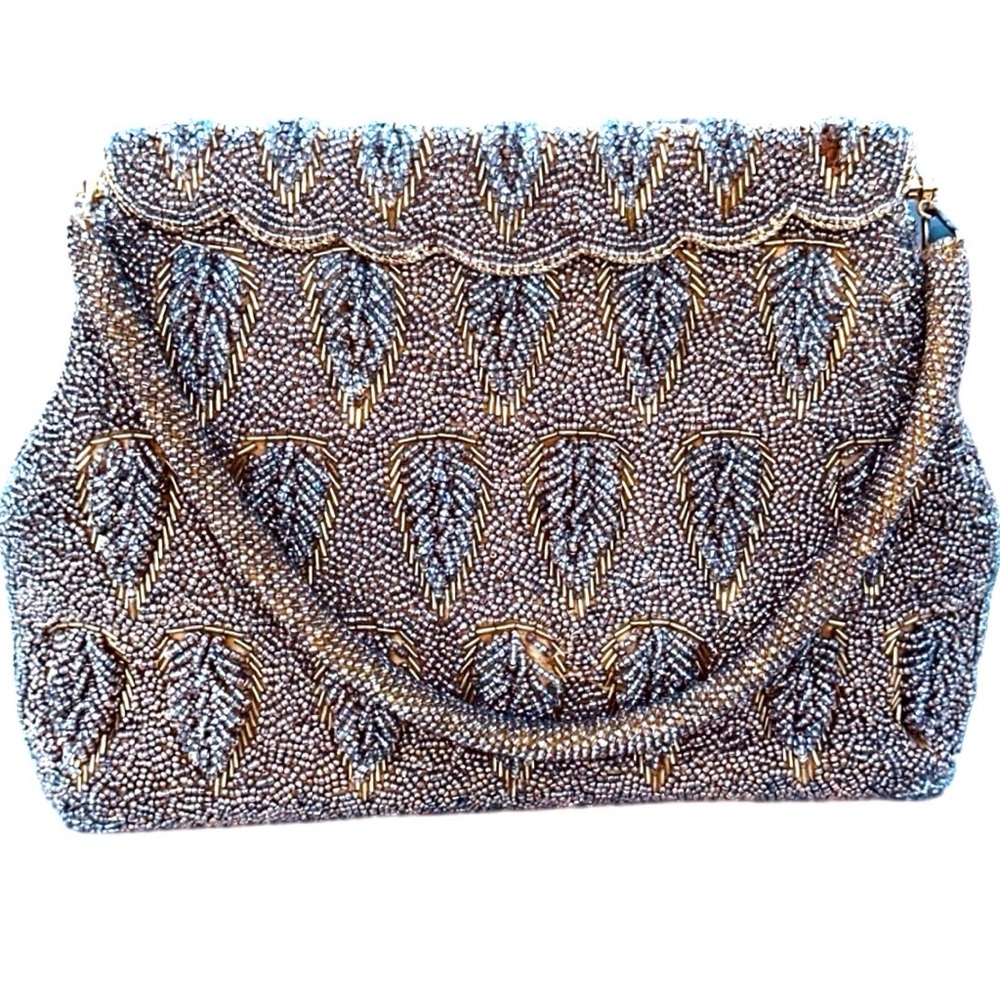 Beautiful Vintage Fully Beaded Handbag Purse Spring Closure Silver 9”x7”
